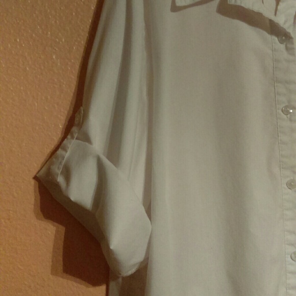 Joan Rivers white button down shirt with pockets - Picture 8 of 8